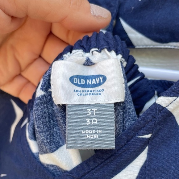 NWT 3T Old Navy top blouse peekaboo back navy and white print - Picture 5 of 10